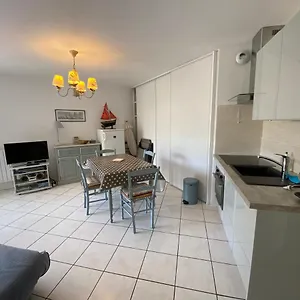 Oceania, 2 étoiles à Appartement
